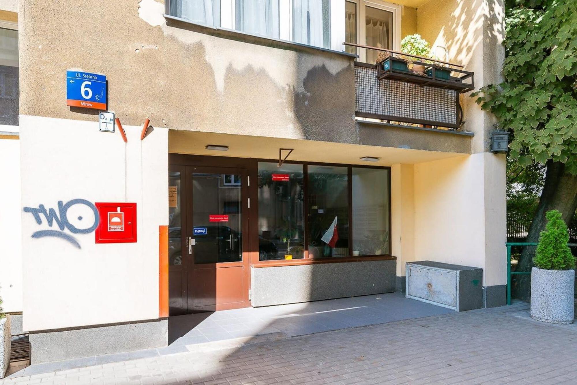 Navy Aesthetic Apartment With Balcony By Noclegi Renters Warsawa Bagian luar foto