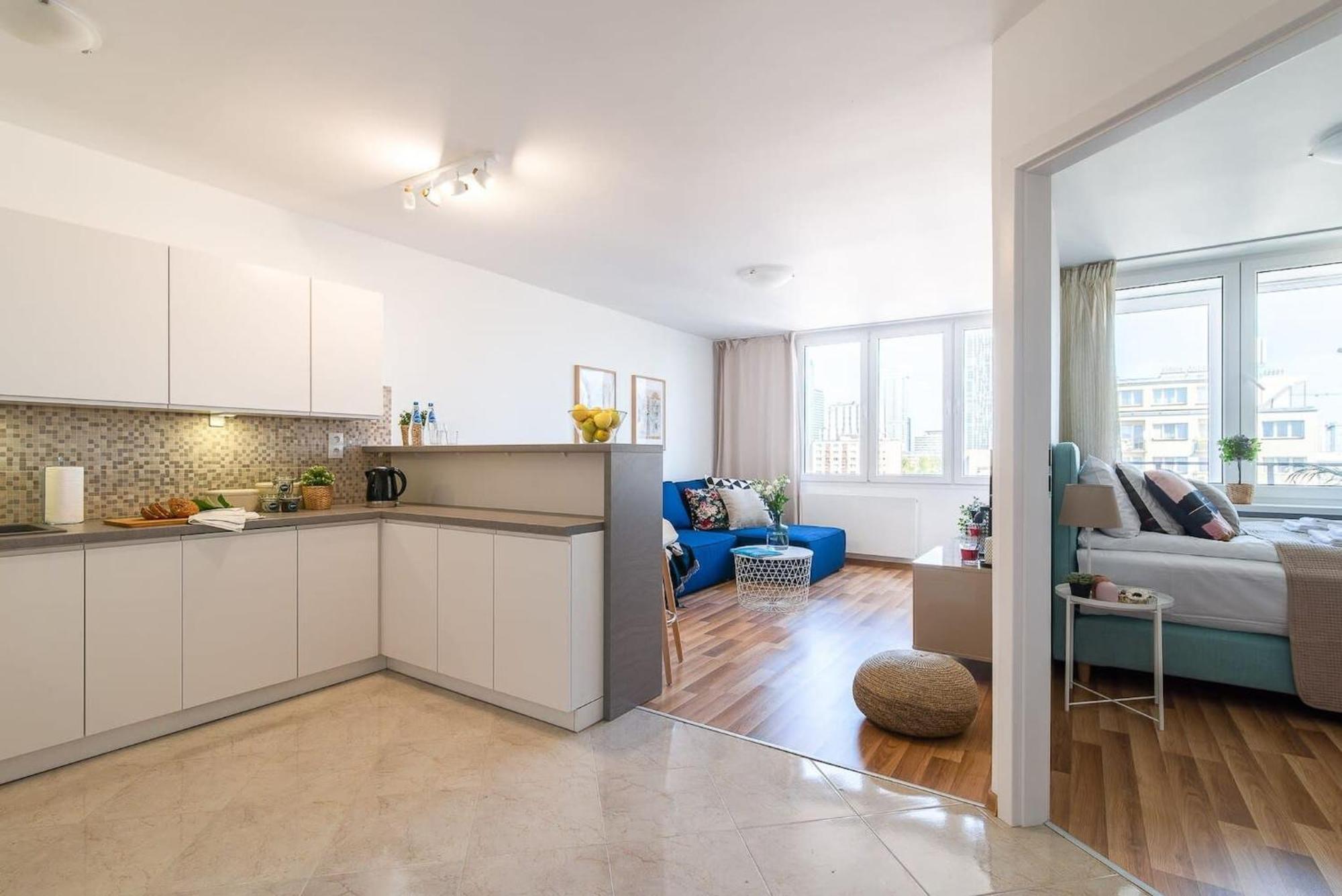 Navy Aesthetic Apartment With Balcony By Noclegi Renters Warsawa Bagian luar foto