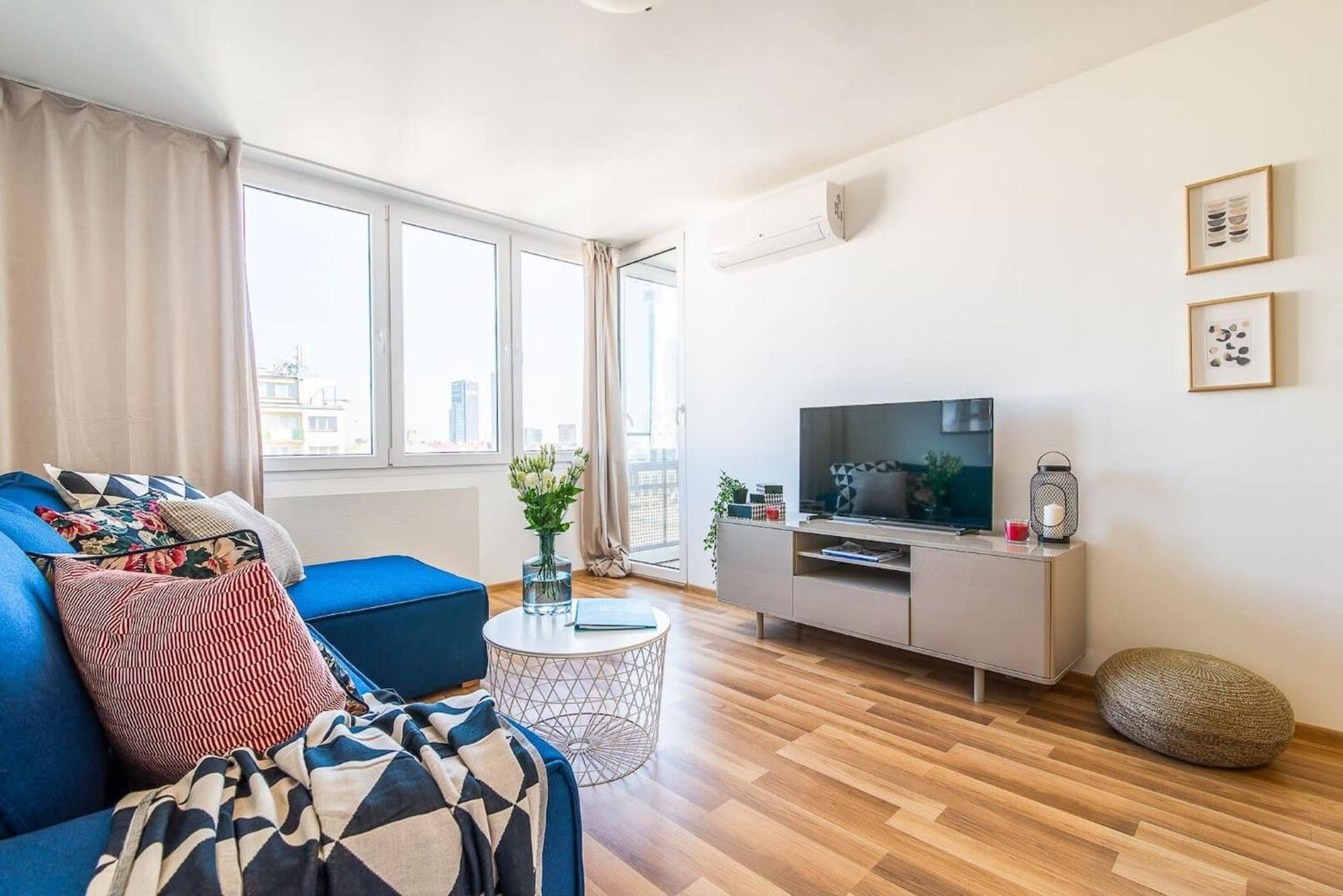 Navy Aesthetic Apartment With Balcony By Noclegi Renters Warsawa Bagian luar foto