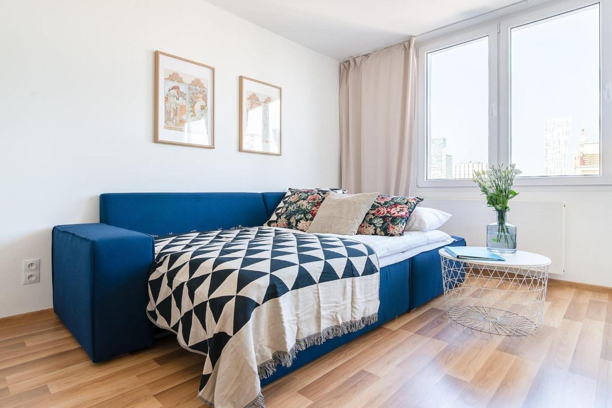 Navy Aesthetic Apartment With Balcony By Noclegi Renters Warsawa Bagian luar foto