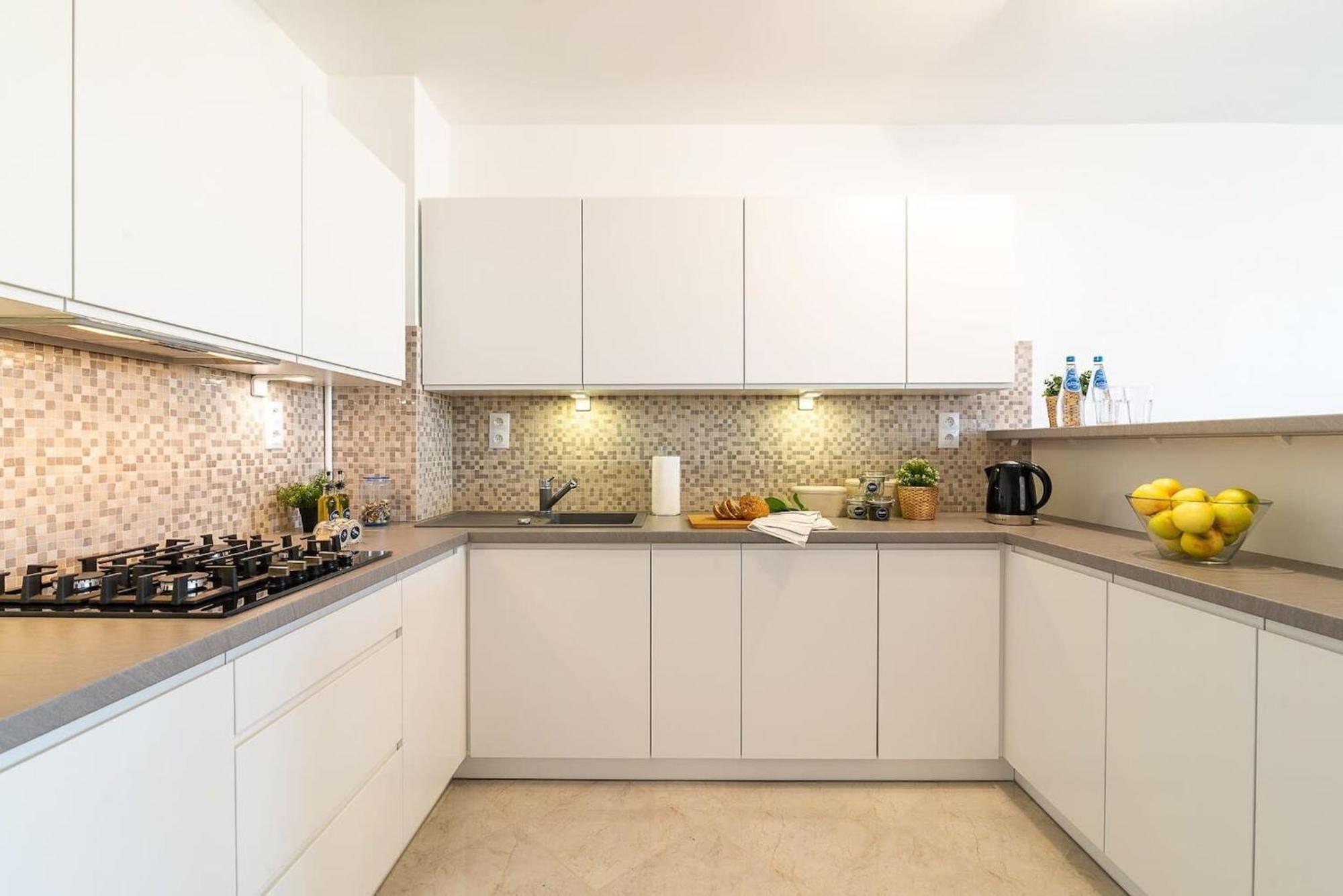 Navy Aesthetic Apartment With Balcony By Noclegi Renters Warsawa Bagian luar foto
