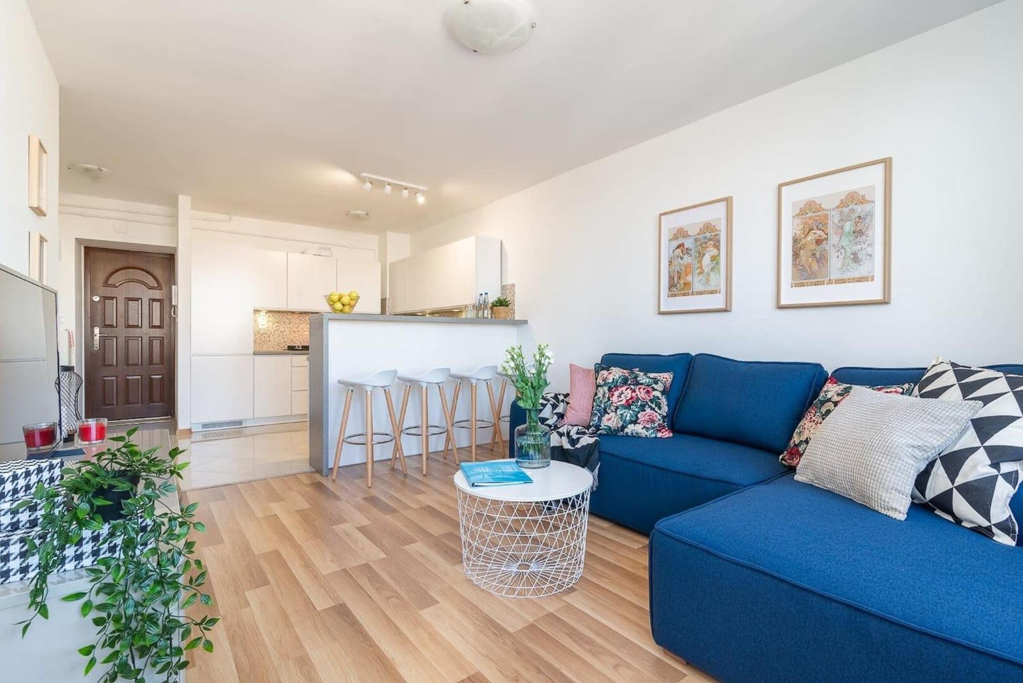 Navy Aesthetic Apartment With Balcony By Noclegi Renters Warsawa Bagian luar foto